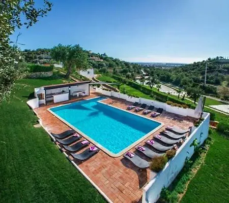 Sleeps 18 Pool