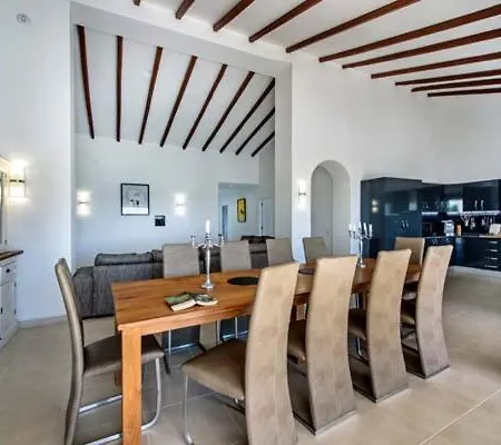 Sleeps 18 Pool Willa *